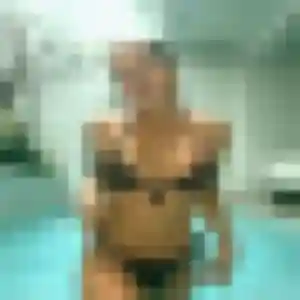 Diane, 25 ans, en ligne à Le Breil-sur-Mérize pour une rencontre coquine