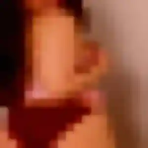Leontine, 27 ans, en ligne à Le Chambon-Feugerolles pour une rencontre coquine