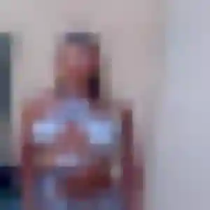 Adelaide, 24 ans, dispo pour plan cul à Le Fay