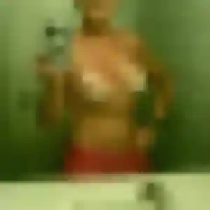 Karine, 29 ans, cherche un plan cul à Le Gâvre