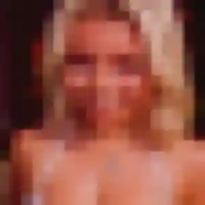 plan cul à Le Miroir : photo de Deborah, 35 ans - accès libre