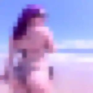 Naomi, femme de 28 ans propose plan cul à Le Perrey