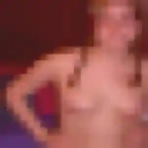 Jolie Elena, 25 ans à Le Val - la contacter