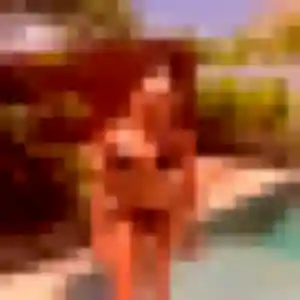 Magalie, 25 ans, connectée à Les Pujols pour une rencontre coquine