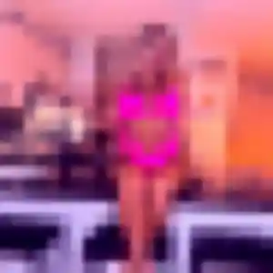 Domitille, femme de 32 ans cherche plan cul à Locunolé