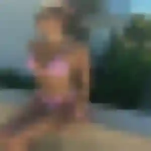 Rejoins Flore, 24 ans à Lopérec en privé