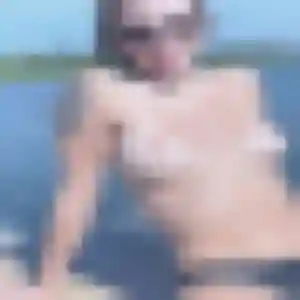 Sandrine, 33 ans, en ligne à Mareuil-la-Motte pour une rencontre coquine