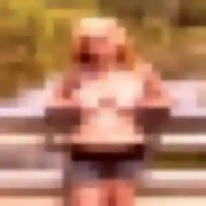Lola, 24 ans, connectée à Mehun-sur-Yèvre pour une rencontre coquine