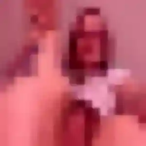 Découvre Sarah, 22 ans à Mont-Saint-Éloi en privé