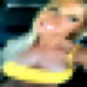 Amira, 35 ans, connectée à Montracol pour une rencontre coquine