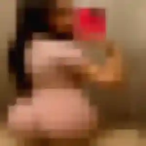 Zephyrine, 30 ans, en ligne à Montreuil pour une rencontre coquine