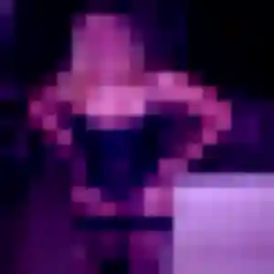 Eleonore, 24 ans, en ligne à Morteaux-Coulibœuf pour une rencontre coquine