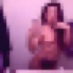 Photo exclusive de Helena, 30 ans à Nanteuil - plan discret