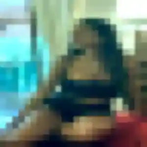 Touria (25 ans) à Noisy-le-Roi propose une rencontre ce soir