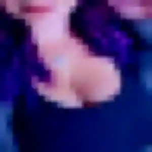 Découvre Ursula, 27 ans à Noyers en privé
