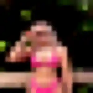 Naomi, fille de 40 ans cherche plan cul à Ouges