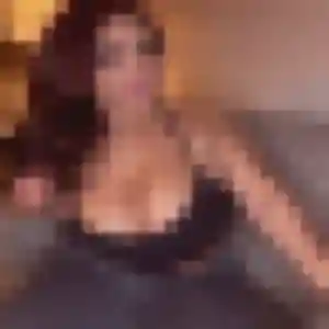 Elena, 35 ans, cherche un plan cul à Oulchy-le-Château
