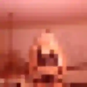 Kenza de Pinet, 33 ans - plan cul discret