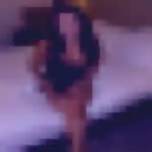 Rejoins Noura, 29 ans à Pirey en privé