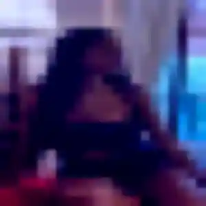 Photo sexy de Azalee, 25 ans à Plancoët - plan discret