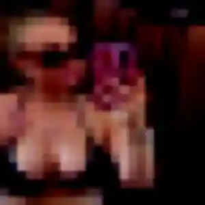 Phoebe, 22 ans, connectée à Pont-de-Barret pour une rencontre coquine