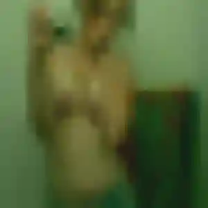 Augustine, 33 ans, en ligne à Remouillé pour une rencontre coquine