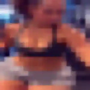 Belle Vicky, 34 ans à Renaison - voir sa photo