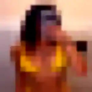 Solene, 27 ans, en ligne à Rogny-les-Sept-Écluses pour une rencontre coquine