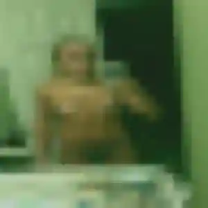 Photo sexy de Rosemarie, 23 ans à Roncherolles-sur-le-Vivier - rencontre sans lendemain