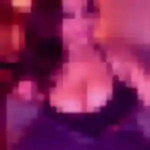Alice, 26 ans, en ligne à Rouy pour un plan cul