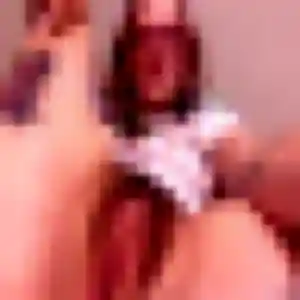 Contacte Charlotte, 23 ans à Saint-Brieuc en privé