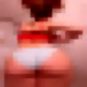 Laura, 25 ans, en ligne à Saint-Chaffrey pour une rencontre coquine