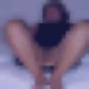 Photo privée de Ibtissam, 32 ans à Saint-Cyr-en-Val - plan discret