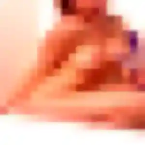 Leila, 23 ans, en ligne à Saint-Donan pour une rencontre coquine