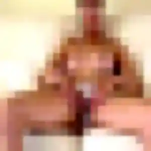 Apolline, 23 ans, connectée à Saint-Féliu-d'Avall pour une rencontre coquine