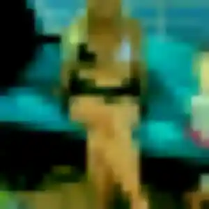 Alexandra, 38 ans, en ligne à Saint-Fraimbault-de-Prières pour un plan cul