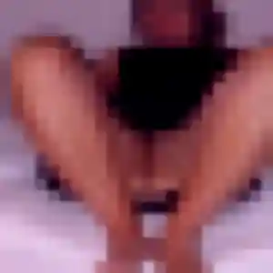 Inaya, femme de 25 ans cherche plan cul à Saint-Genest-Lerpt