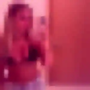 Photo de Ursula à Saint-Geniès (43 ans) - plan cul gratuit