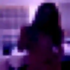 Alienor (35 ans) à Saint-Georges-de-Reintembault propose une rencontre ce soir