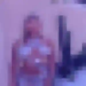 Rejoins Veronique, 28 ans à Saint-Hilaire-d'Ozilhan en privé