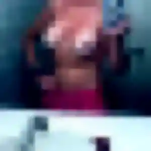 Gaia, femme de 38 ans cherche plan cul à Saint-Hilaire-des-Landes