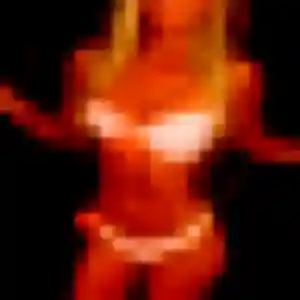Découvre Anne-Marie, 24 ans à Saint-Hilaire-la-Palud en privé