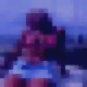 Photo de Laurence à Saint-Hilaire-lez-Cambrai (35 ans) - plan cul discret