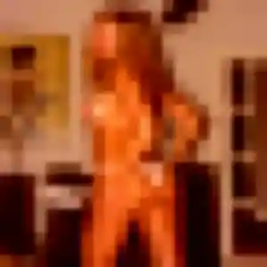 Elena, 34 ans, en ligne à Saint-Just-d'Avray pour une rencontre coquine