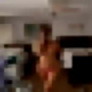 Ambre (28 ans) à Saint-Marcel propose une rencontre maintenant