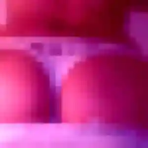 Roxane, femme de 35 ans veut plan cul à Saint-Martin-de-Castillon
