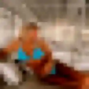 Sexy Alexandra, 25 ans à Saint-Martin-le-Châtel - découvrir son profil