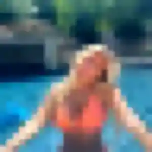 Rejoins Samantha, 22 ans à Saint-Maurice-les-Brousses en privé