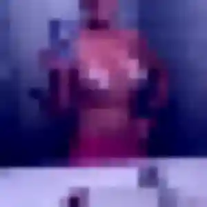 Contacte Ornella, 24 ans à Saint-Nom-la-Bretèche gratuitement