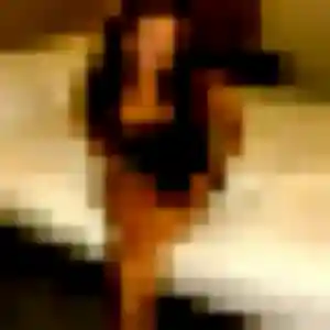 Brune de Saint-Père-en-Retz, 22 ans - plan cul en toute liberté